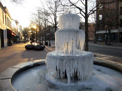 Winter Blast Transforms Water Fountains Into Magical Ice Sculptures - Snow Addiction - News ...