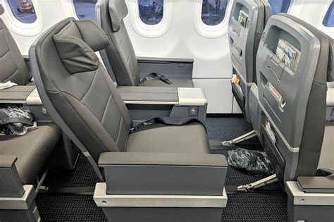 Review: American Airlines A321neo First Class Orlando-Phoenix