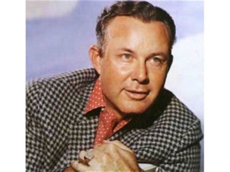 Jim Reeves biography, birth date, birth place and pictures