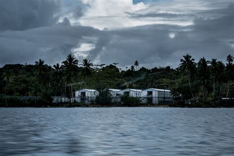 Australian Refugee Camp on Manus Island Is Closing, Detainees Say - The New York Times