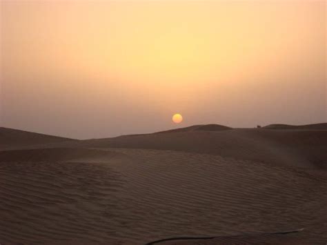 Desert sunset in Dubai | Desert sunset, Sunset, Trip