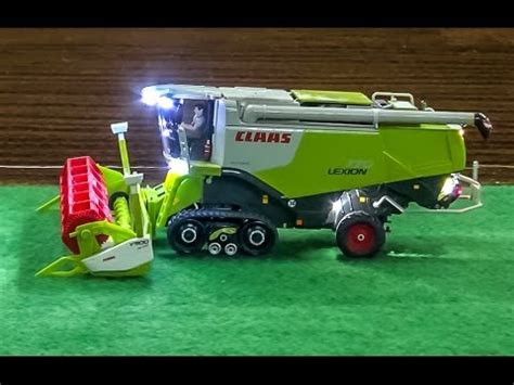 RC CLAAS Combine Harvester in Action! Awesome RC Farmer model! - YouTube