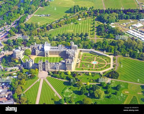 Windsor castle aerial view hi-res stock photography and images - Alamy