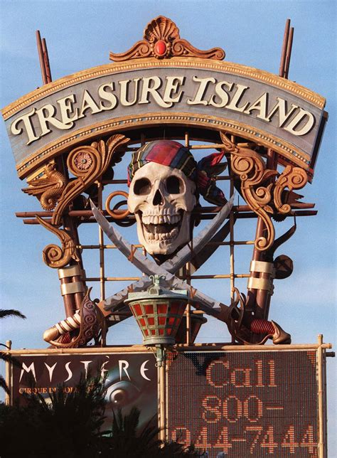 Treasure Island’s pirate show on Las Vegas Strip | Las Vegas Review-Journal