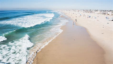 Brief Walk through Hermosa Beach - Blooming Suitcase