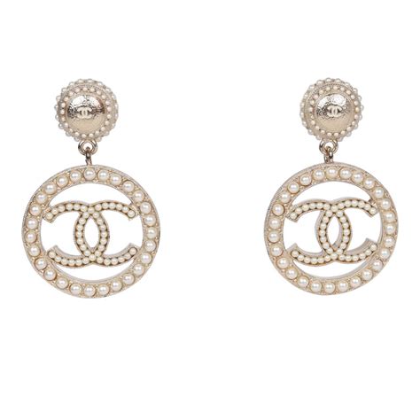 Chanel CC Faux Pearl Gold Earrings – Madison Avenue Couture