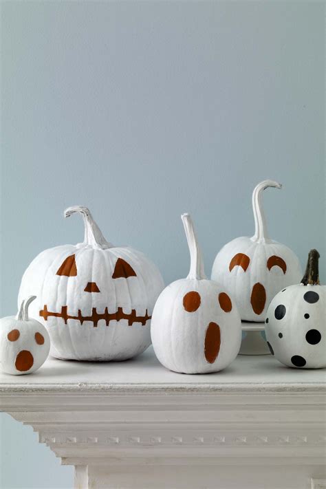 31 Amazing fall decorating ideas using white pumpkins | Classy halloween, Elegant halloween ...