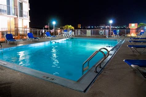 Holiday Inn CHARLESTON-RIVERVIEW - 4 Reviews - 301 Savannah Hwy, Charleston, SC - Hotels Reviews ...