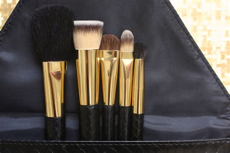 theNotice - A brush set that's blowing my mind (and a great Shiseido Perfect Fundation Brush ...