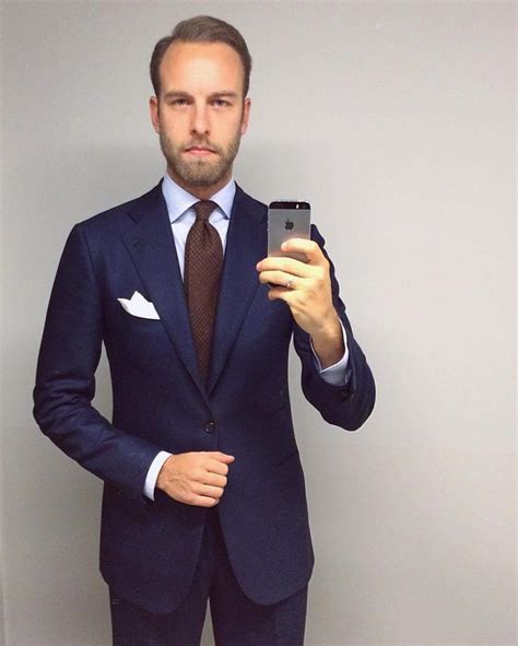 55 Ways To Wear a Navy Blue Suit | AGR | Blue suit outfit, Blue suit mens fashion, Navy blue ...