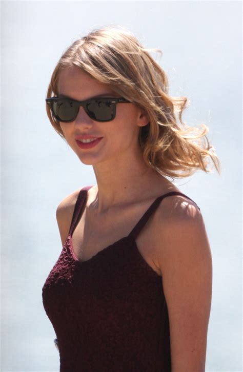 Taylor Swift at Cottesloe Beach in Perth - Australia December 2013 • CelebMafia