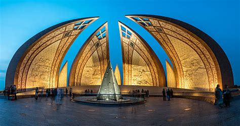 What You Need to Know Before Visiting the Pakistan Monument | Graana.com