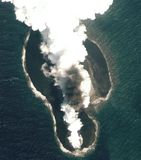 Watching two new islands form in the Red Sea - Ars Technica