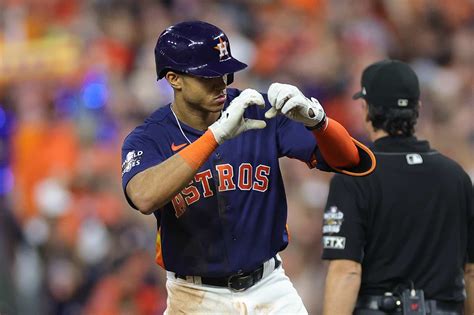 Video Shows Jeremy Pena Arriving At Spring Training