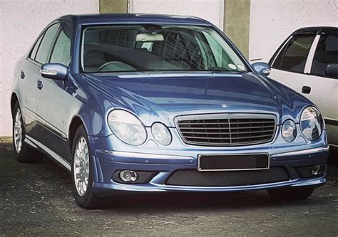 Second-Hand Mercedes-Benz E-Class 2006 - lexpresscars.mu