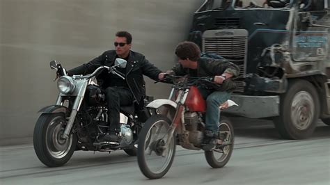 Terminator 2 - Galleria and truck chase scene HD - YouTube