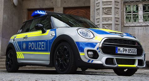 Munich Police: MINI F56 Cooper S supplements small car fleet