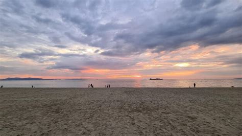 Premium Photo | Beautiful sunset Sunset in the Beach Pattaya thailand