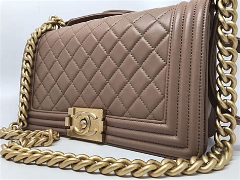 CHANEL MEDIUM BOY FLAP BAG - BEIGE LAMBSKIN – Hebster Boutique