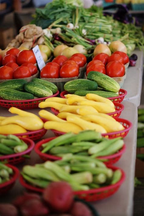 3 Reasons You Should Be Buying Flowers at the Farmer's Market ...