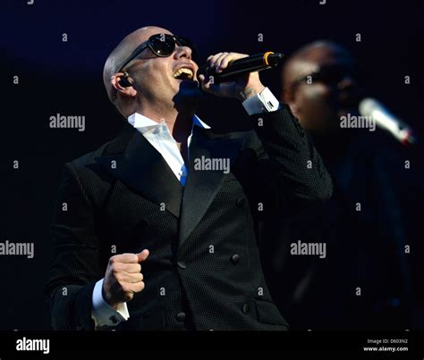 Pitbull singer hi-res stock photography and images - Alamy