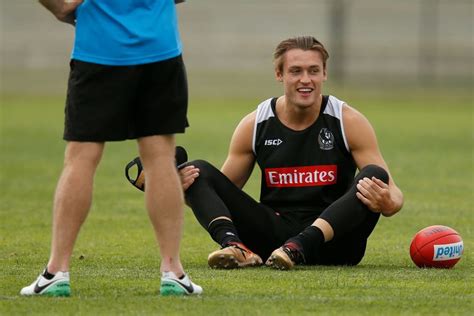 Darcy Moore opens contract talks with Collingwood | Zero Hanger