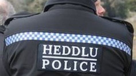 South Wales Police concern over stolen uniform - BBC News