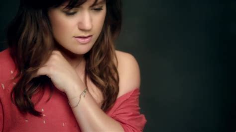 Kelly Clarkson- Dark Side {Music Video} - Kelly Clarkson Photo ...