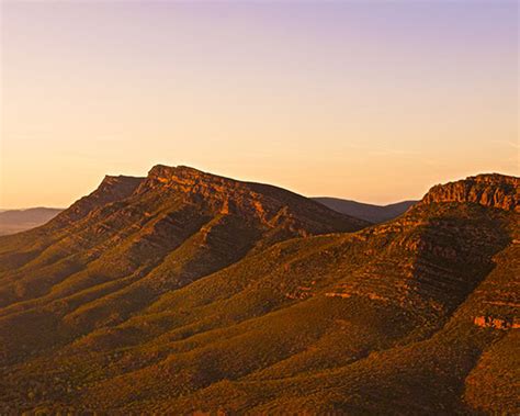 Scenic flights - Wilpena Pound Resort | Flinders Ranges