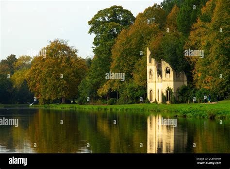 Painshill Park Cobham Surrey Autumn colours 28.10.19 Stock Photo - Alamy