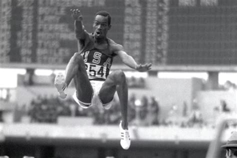 Atletismo: La medalla de oro olímpica de Bob Beamon se subasta por 441. ...