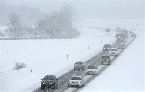 Heavy snowfall causing slick road conditions in Jackson County | MLive.com