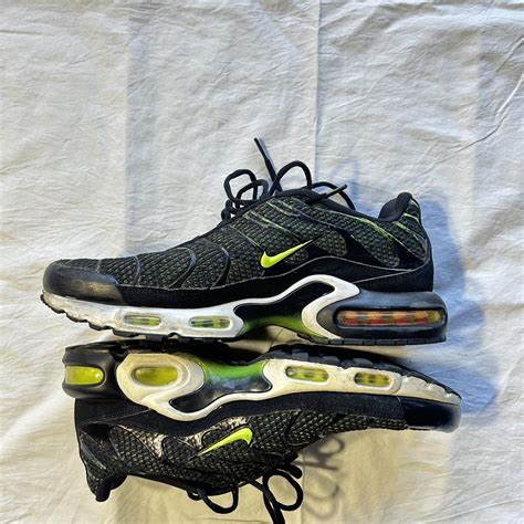 Nike Tn Black Green Volt 2018 Size US 11.5 8/10... - Depop