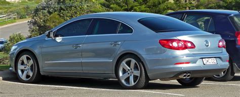 File:2009-2010 Volkswagen Passat CC 125TDI coupe 01.jpg - Wikipedia