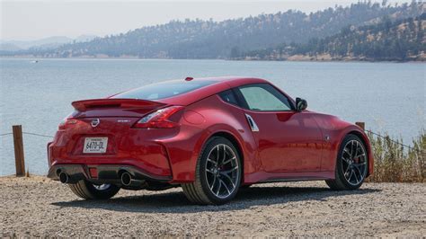 Trackside with the 2017 Nissan 370Z Nismo - Roadshow