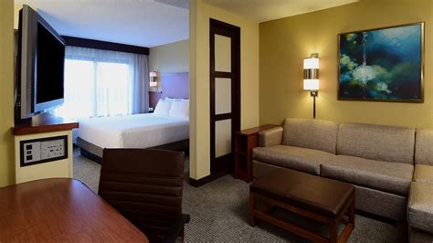 Comfy Hotel in Las Colinas | Hyatt Place Dallas / Las Colinas