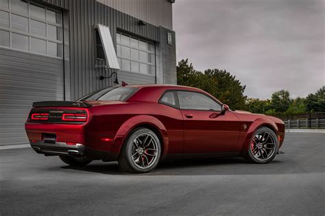 Challenger SRT Hellcat Gets a Widebody for 2018 | Automobile Magazine