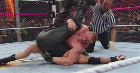 Brock Lesnar beats Undertaker in bloody match at 'Hell in a Cell' | Sporting News