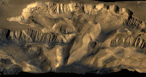 New Map Shows 'Marsquakes' Shook Wet Valles Marineris Sand, NASA Says ...