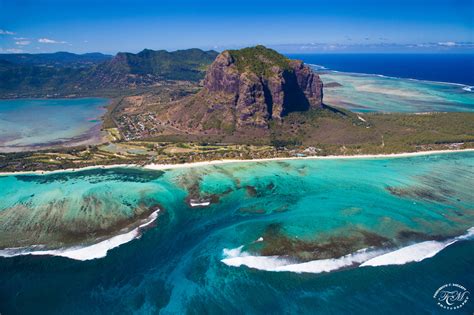 Le Morne Brabant - Mauritius by Frederick Millett - Photo 38442138 / 500px