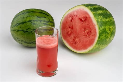 Watermelon Juice Benefits, According to Registered Dietitians. Nike IE