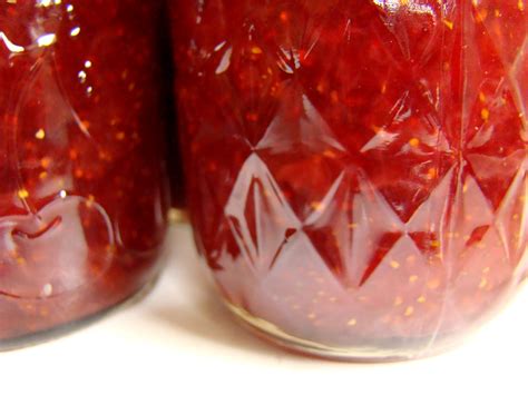 Canning - strawberry jam (no added pectin)