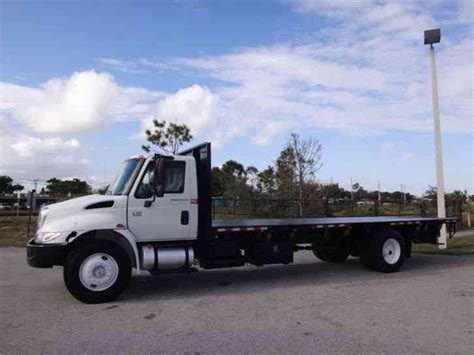 International 4300 24ft Flatbed Truck (2006) : Heavy Duty Trucks