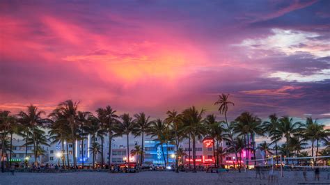 Inside the “Herculean” Effort of Throwing Art Basel Miami Beach | Architectural Digest