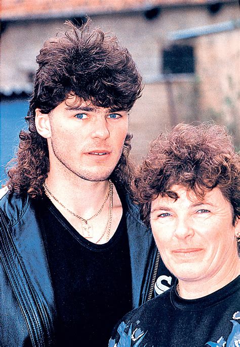 Jaromir Jagr with his Mother Anna - Jagr Mullet | HockeyGods