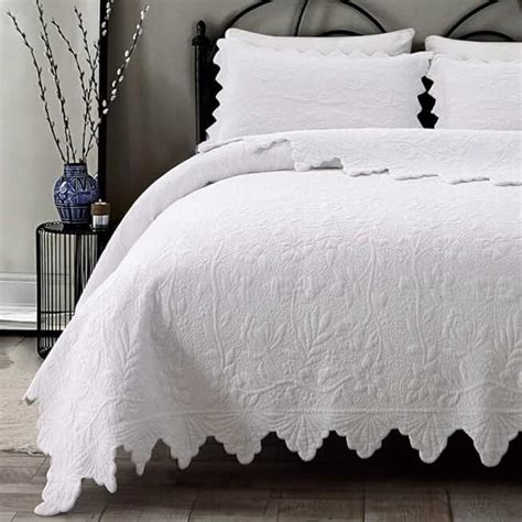 Amazon.com: martha washington bedspread