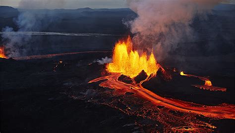 冰岛火山爆发时|界面新闻 · 歪楼