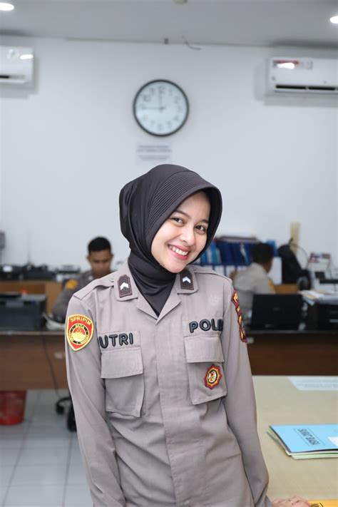 Bripda Putri Rusdayani, Polwan Cantik asal Sumut dengan Segudang ...