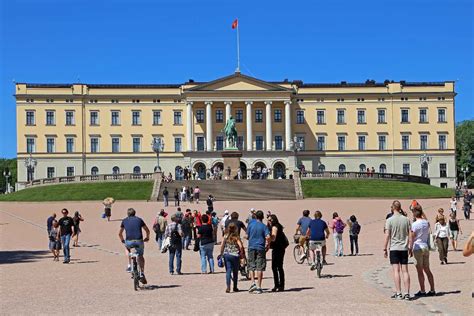 Royal Palace, Oslo (2024) - Images, Timings | Holidify