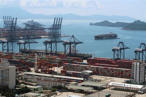 Congestion at South China ports worsens on anti-COVID-19 measures | Reuters